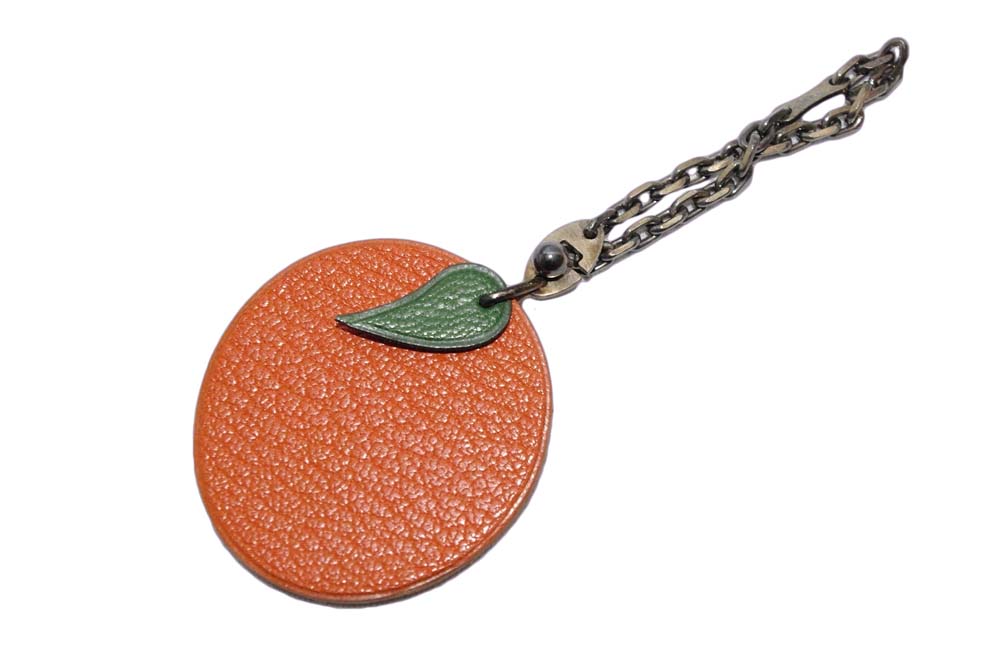 クリスマスツリー特価！ HERMES エルメス チャーム 肥り アプリコット フルーツモチーフ アクセサリー