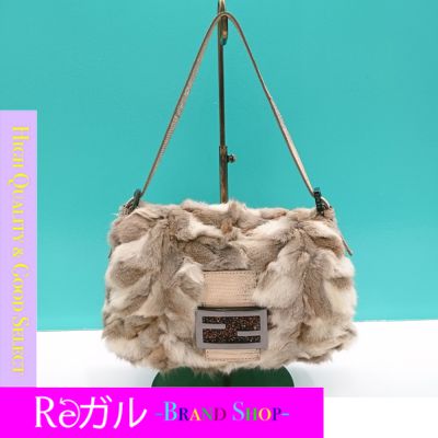 FENDI ラパン ショルダーバック 01