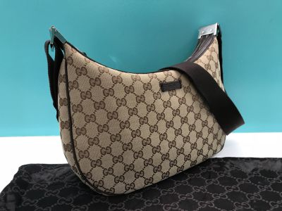 GUCCI 斜め掛けショルダーバッグ　GG柄 02